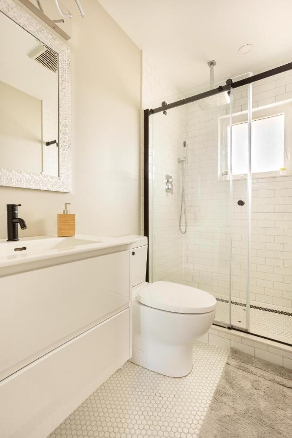 Entire 2 Bedroom Apartment Downtown - U3 Ватерлоо Экстерьер фото